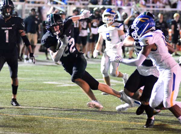 Yorktown-RB-Dylan-DelVecchio-eyes-up-paydirt | The Examiner News